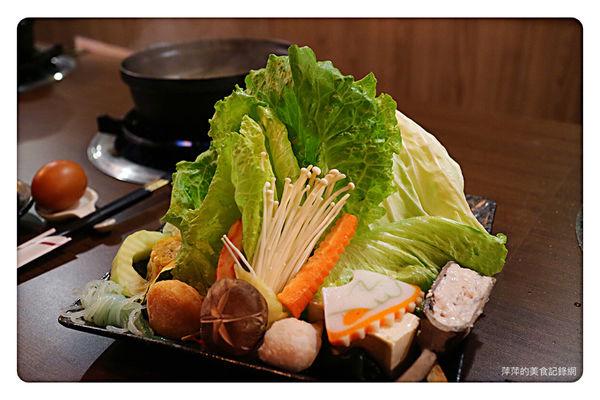 【台北美食】喜園風味涮涮鍋忠孝東路店 ~ 超值雙人特餐大啖無骨牛小排、8種海鮮、松阪豬❤甜點、冰淇淋無限吃到飽/捷運美食 - 捷運後山碑站