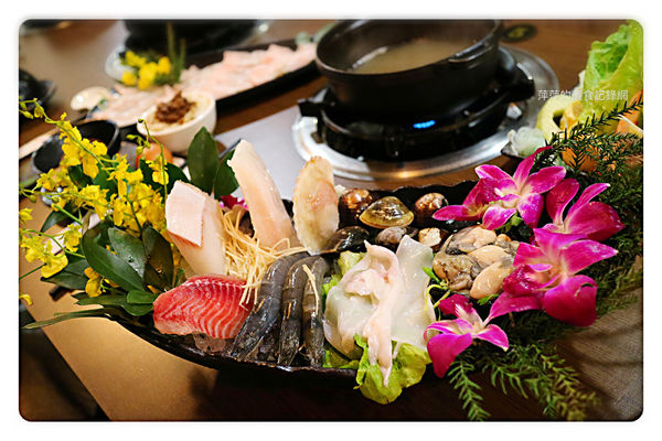 【台北美食】喜園風味涮涮鍋忠孝東路店 ~ 超值雙人特餐大啖無骨牛小排、8種海鮮、松阪豬❤甜點、冰淇淋無限吃到飽/捷運美食 - 捷運後山碑站