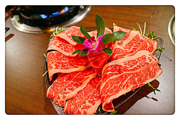 【台北美食】喜園風味涮涮鍋忠孝東路店 ~ 超值雙人特餐大啖無骨牛小排、8種海鮮、松阪豬❤甜點、冰淇淋無限吃到飽/捷運美食 - 捷運後山碑站