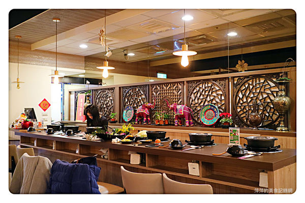 【台北美食】喜園風味涮涮鍋忠孝東路店 ~ 超值雙人特餐大啖無骨牛小排、8種海鮮、松阪豬❤甜點、冰淇淋無限吃到飽/捷運美食 - 捷運後山碑站