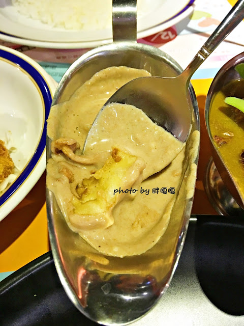 【台中 南屯】魔法咖哩Magic curry~~可以免費續飯、續咖哩醬，根本就是大胃王的天堂，咖哩口味也不少，還有神秘的黑咖哩哦~~