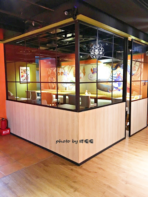 【台中 南屯】魔法咖哩Magic curry~~可以免費續飯、續咖哩醬，根本就是大胃王的天堂，咖哩口味也不少，還有神秘的黑咖哩哦~~