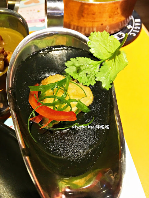 【台中 南屯】魔法咖哩Magic curry~~可以免費續飯、續咖哩醬，根本就是大胃王的天堂，咖哩口味也不少，還有神秘的黑咖哩哦~~