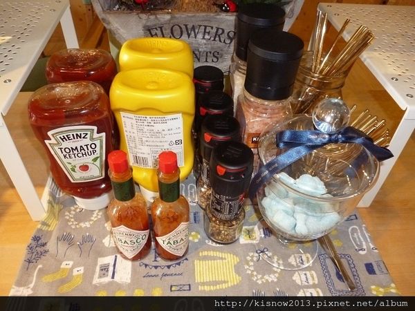 歐娜7-開水和餐具 (2).JPG