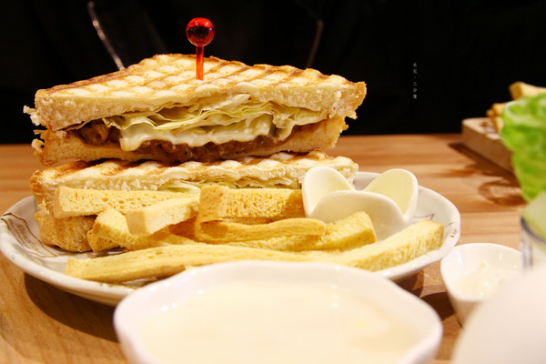 Ona.Rina Icing 歐娜。瑞娜 早午餐：【新北市板橋區。早午餐】Ona.Rina Icing 歐娜。瑞娜 早午餐 輕食早午餐 平日用餐無限時 一起來悠閒吃早餐吧~新埔捷運站