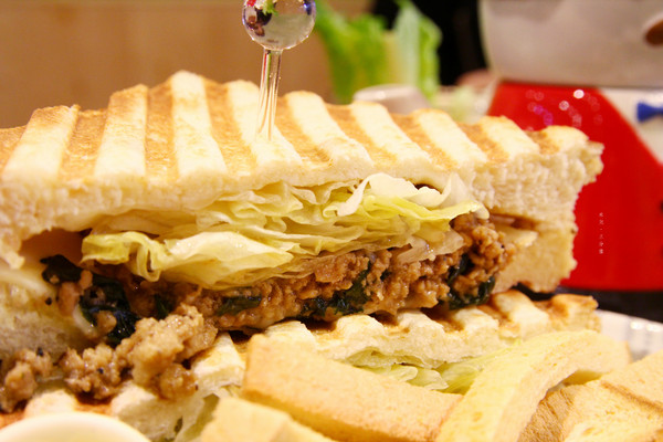 Ona.Rina Icing 歐娜。瑞娜 早午餐：【新北市板橋區。早午餐】Ona.Rina Icing 歐娜。瑞娜 早午餐 輕食早午餐 平日用餐無限時 一起來悠閒吃早餐吧~新埔捷運站