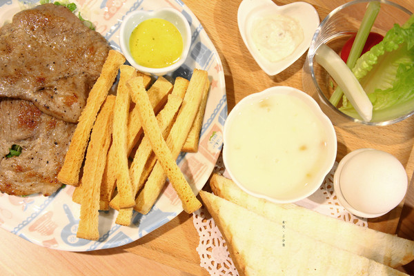 Ona.Rina Icing 歐娜。瑞娜 早午餐：【新北市板橋區。早午餐】Ona.Rina Icing 歐娜。瑞娜 早午餐 輕食早午餐 平日用餐無限時 一起來悠閒吃早餐吧~新埔捷運站