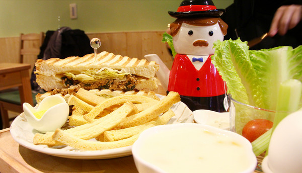 Ona.Rina Icing 歐娜。瑞娜 早午餐：【新北市板橋區。早午餐】Ona.Rina Icing 歐娜。瑞娜 早午餐 輕食早午餐 平日用餐無限時 一起來悠閒吃早餐吧~新埔捷運站