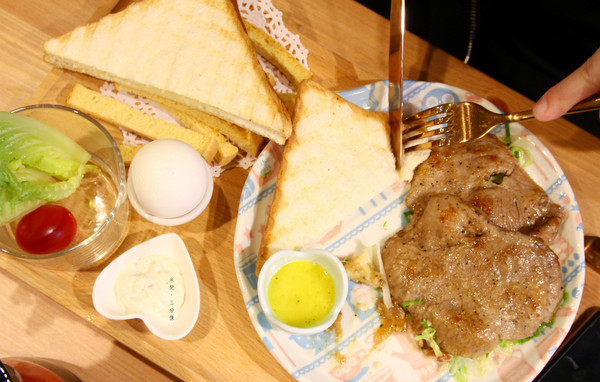 Ona.Rina Icing 歐娜。瑞娜 早午餐：【新北市板橋區。早午餐】Ona.Rina Icing 歐娜。瑞娜 早午餐 輕食早午餐 平日用餐無限時 一起來悠閒吃早餐吧~新埔捷運站