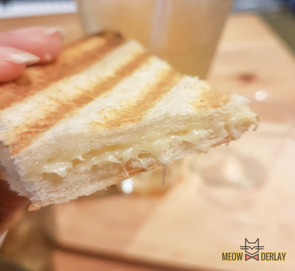 板橋美食『Ona.Rina Icing歐娜。瑞娜早午餐』｜P M E& Wilton 蛋糕裝飾認證教室｜飽到嫑嫑的早午餐｜cp值超高｜煙燻鮭魚班尼迪克｜歐娜招牌烤雞腿