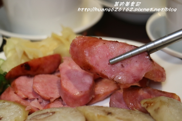 甜不二黑輪店：【新北板橋區】回訪口味依然好吃的『甜不二黑輪店』板橋銅板美食/消夜首選/近致理科技學院