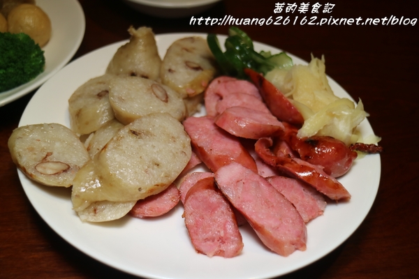 甜不二黑輪店：【新北板橋區】回訪口味依然好吃的『甜不二黑輪店』板橋銅板美食/消夜首選/近致理科技學院