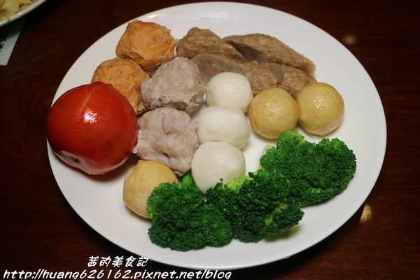 甜不二黑輪店：【新北板橋區】回訪口味依然好吃的『甜不二黑輪店』板橋銅板美食/消夜首選/近致理科技學院