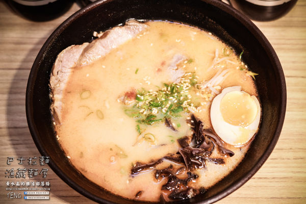 逢甲巴士拉麵-漁藏|台中市西屯區逢甲夜市特色日式拉麵餐廳;巴士來了,趕快上車吃拉麵吧!肉超多,超大塊的啦!