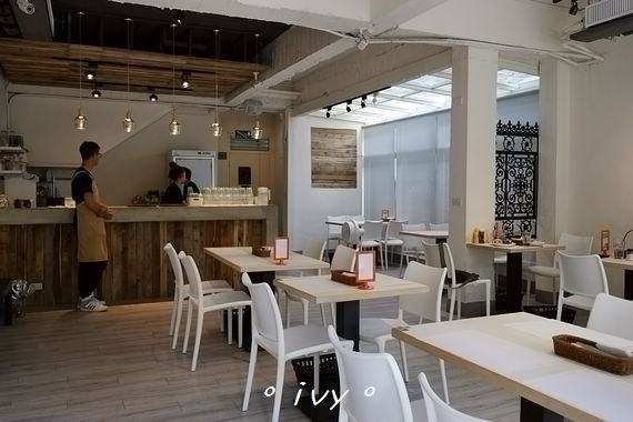 Bazar Blanc 白色小舖(Bazar Blanc 白色小舖(巨城店))：新竹/早午餐。二訪白色小舖(巨城店)