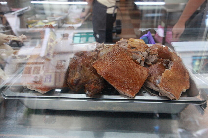 台中市大里區吃。高雄美食｜彌陀區。「老家肉燥飯-彌陀總店」罕見傳承四代超過80年老字號肉燥飯，每天僅營業4小時經常提