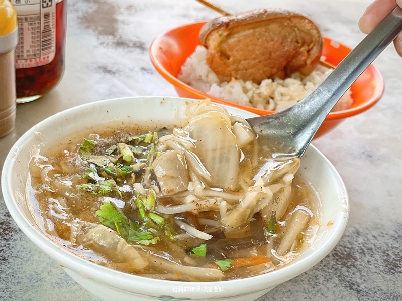 松哥鯊魚皮羹 || 台中大里在地美食，凌晨四點大里早餐吃這味！