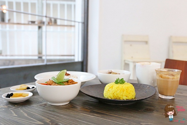 有點品食：【食記】台北市府站 有點品食 信義商圈 有點台復古懷舊咖啡館 台式麻油松阪豬 泰式咖哩雞