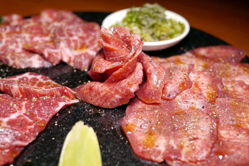 【台北】西頭燒肉 燒肉 もつ鍋 東京新鮮お肉問屋 西頭 ~ 超美味厚切牛舌必點!!! 道地博多牛雜鍋必食 / 內附菜單 / 文章末雙人燒肉套餐免費抽