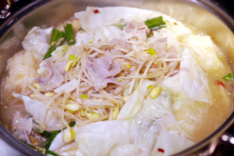 【台北】西頭燒肉 燒肉 もつ鍋 東京新鮮お肉問屋 西頭 ~ 超美味厚切牛舌必點!!! 道地博多牛雜鍋必食 / 內附菜單 / 文章末雙人燒肉套餐免費抽