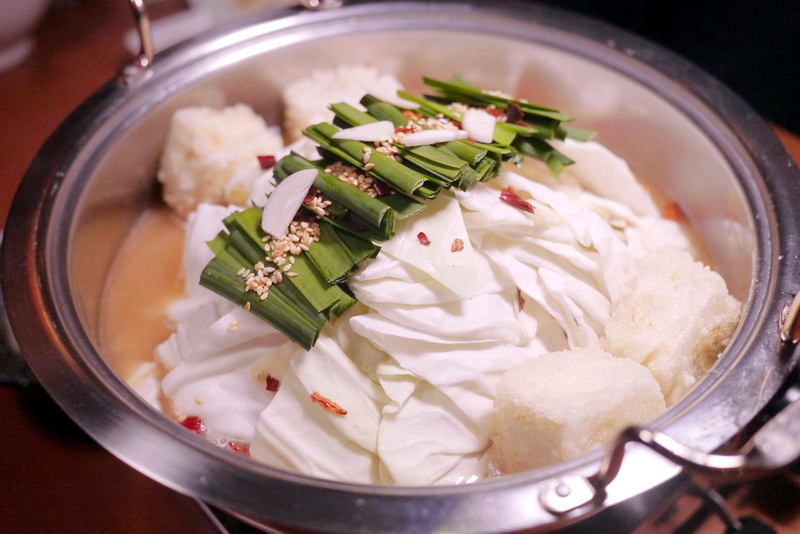 【台北】西頭燒肉 燒肉 もつ鍋 東京新鮮お肉問屋 西頭 ~ 超美味厚切牛舌必點!!! 道地博多牛雜鍋必食 / 內附菜單 / 文章末雙人燒肉套餐免費抽
