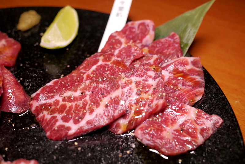 【台北】西頭燒肉 燒肉 もつ鍋 東京新鮮お肉問屋 西頭 ~ 超美味厚切牛舌必點!!! 道地博多牛雜鍋必食 / 內附菜單 / 文章末雙人燒肉套餐免費抽