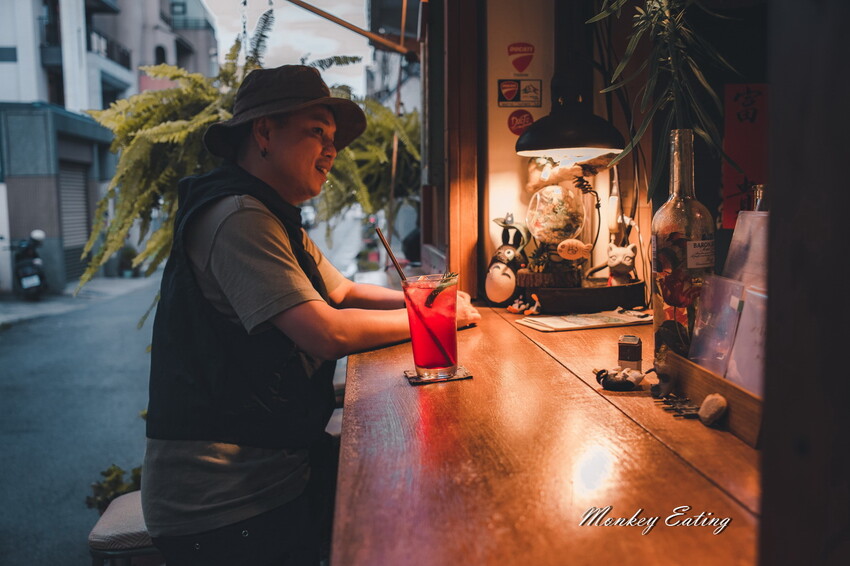 【彰化員林】魚蕾12號│隱藏巷弄露天咖啡店，現烤鯛魚燒、手沖咖啡、特調氣泡飲。員林美食推薦 - 貪吃猴的幻想