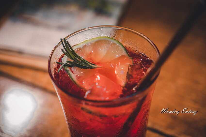 【彰化員林】魚蕾12號│隱藏巷弄露天咖啡店，現烤鯛魚燒、手沖咖啡、特調氣泡飲。員林美食推薦 - 貪吃猴的幻想