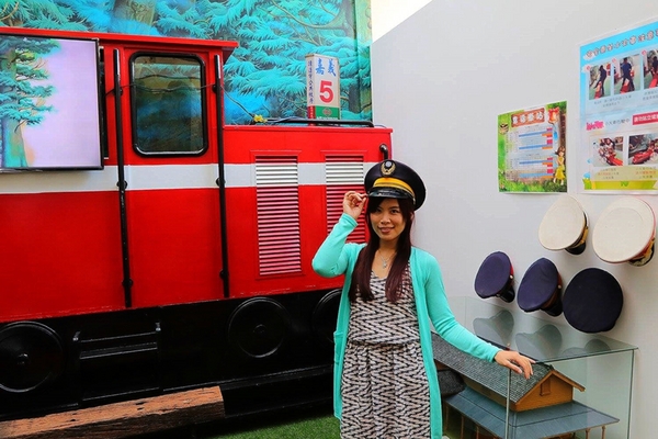 北門森鐵故事館：【嘉義景點】北門森鐵故事館/親子旅遊/鐵路鐵道迷/虛擬VR鐵道自行車/乘坐櫻花精靈小火車欣賞春神跳舞的森林繪本場景