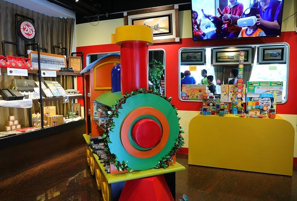 北門森鐵故事館：【嘉義景點】北門森鐵故事館/親子旅遊/鐵路鐵道迷/虛擬VR鐵道自行車/乘坐櫻花精靈小火車欣賞春神跳舞的森林繪本場景