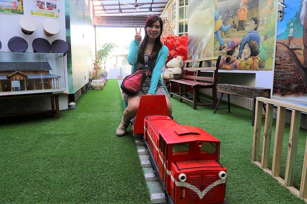 北門森鐵故事館：【嘉義景點】北門森鐵故事館/親子旅遊/鐵路鐵道迷/虛擬VR鐵道自行車/乘坐櫻花精靈小火車欣賞春神跳舞的森林繪本場景