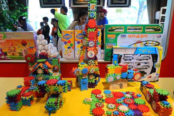 北門森鐵故事館：【嘉義景點】北門森鐵故事館/親子旅遊/鐵路鐵道迷/虛擬VR鐵道自行車/乘坐櫻花精靈小火車欣賞春神跳舞的森林繪本場景