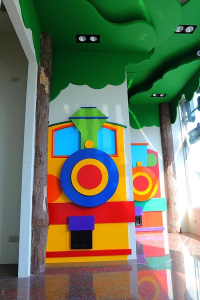 北門森鐵故事館：【嘉義景點】北門森鐵故事館/親子旅遊/鐵路鐵道迷/虛擬VR鐵道自行車/乘坐櫻花精靈小火車欣賞春神跳舞的森林繪本場景