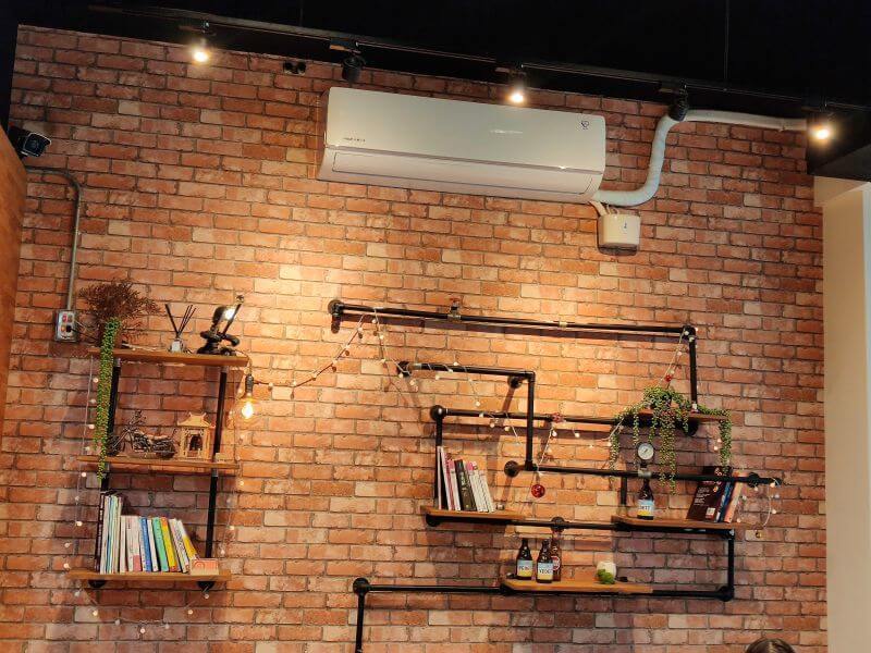 The BurgeR HousE 內裝