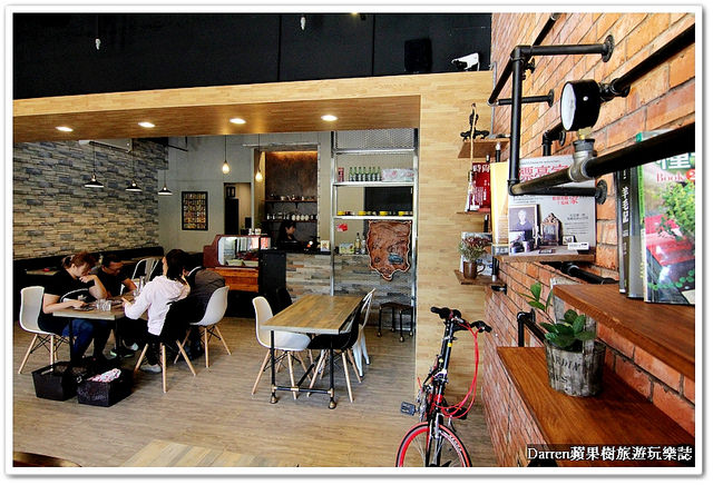 『桃園八德必吃美食推薦』The BurgeR HousE美式餐廳(含詳細MENU)★台灣山豬肉風味堡&韓式春川辣雞堡混搭口味漢堡94狂/蝶豆花漸層氣泡飲好看又好喝/八德廣豐新天地周邊美食