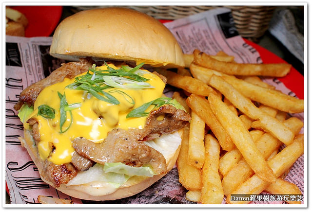 『桃園八德必吃美食推薦』The BurgeR HousE美式餐廳(含詳細MENU)★台灣山豬肉風味堡&韓式春川辣雞堡混搭口味漢堡94狂/蝶豆花漸層氣泡飲好看又好喝/八德廣豐新天地周邊美食