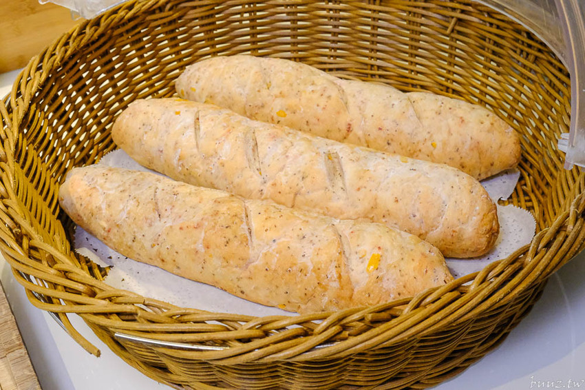 蔬食愛好者天堂，陶然左岸80多樣蔬食料理吃到飽，開吃就滿座，彩虹飲食無負擔！