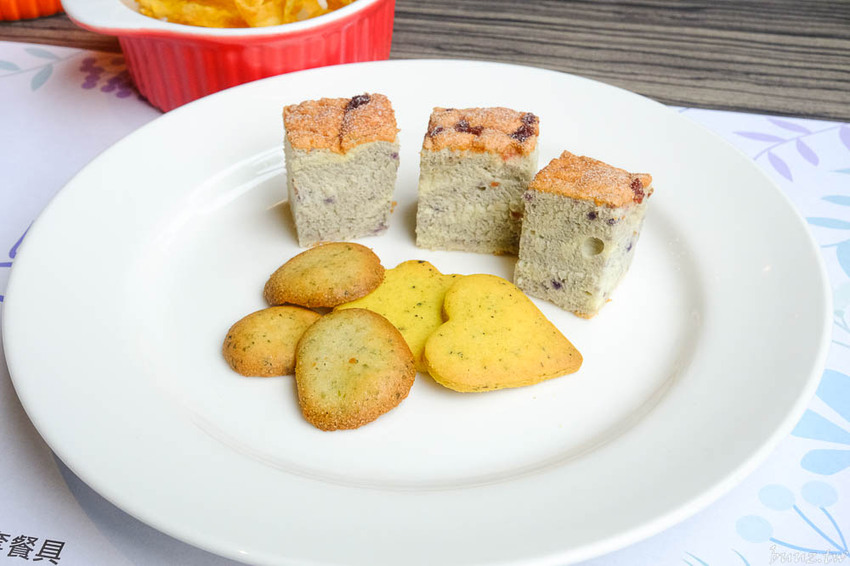 蔬食愛好者天堂，陶然左岸80多樣蔬食料理吃到飽，開吃就滿座，彩虹飲食無負擔！