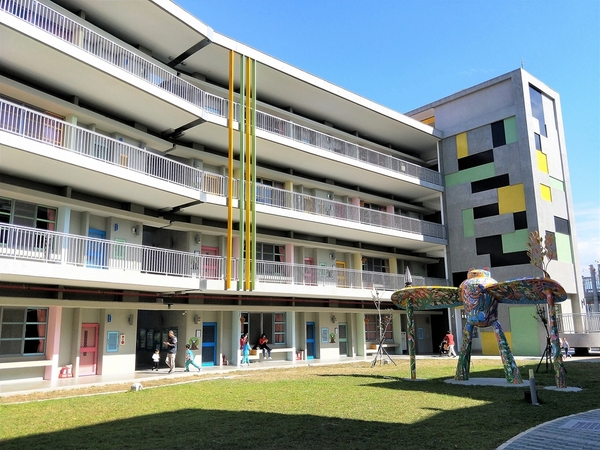 太平新'國小：【台中太平景點】新光國小~雙滑道溜滑梯 動物童話森林 貓頭鷹主題