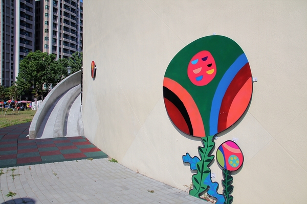 太平新'國小：【台中太平景點】新光國小~雙滑道溜滑梯 動物童話森林 貓頭鷹主題