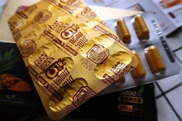 豐滿生技博士紅薑黃： 豐滿生技 薑黃麵線/薑黃拉麵/薑黃芝麻醬食譜 薑黃料理輕鬆做 台灣製造營養全吸收~