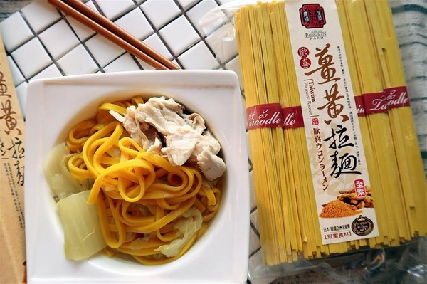 豐滿生技博士紅薑黃： 豐滿生技 薑黃麵線/薑黃拉麵/薑黃芝麻醬食譜 薑黃料理輕鬆做 台灣製造營養全吸收~