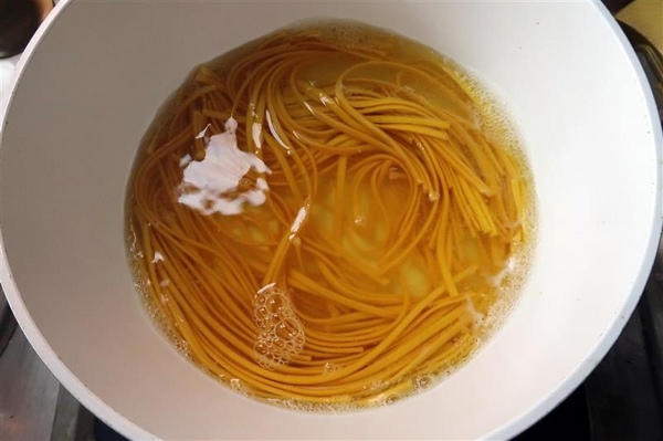 豐滿生技博士紅薑黃： 豐滿生技 薑黃麵線/薑黃拉麵/薑黃芝麻醬食譜 薑黃料理輕鬆做 台灣製造營養全吸收~