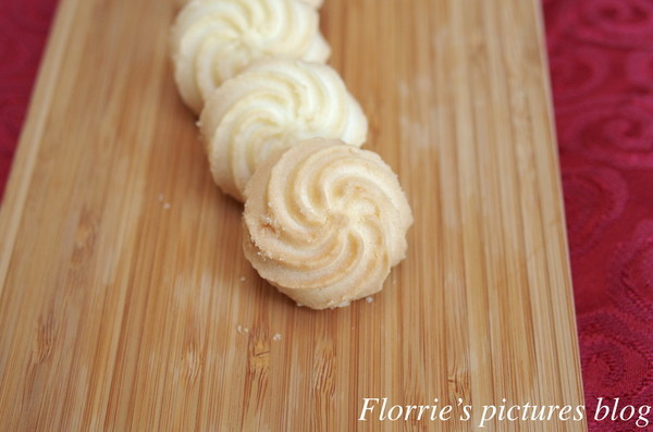 短腿ㄚ鹿：台中(南屯)美食~短腿阿鹿餅乾~台中有名曲奇餅乾店，酥鬆香甜的曲奇餅乾！