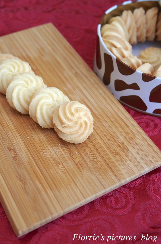 短腿ㄚ鹿：台中(南屯)美食~短腿阿鹿餅乾~台中有名曲奇餅乾店，酥鬆香甜的曲奇餅乾！