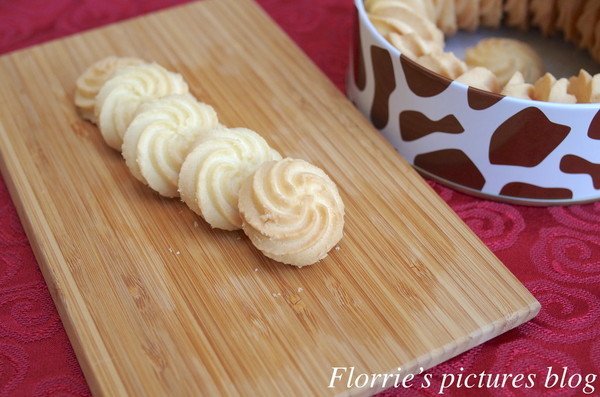 短腿ㄚ鹿：台中(南屯)美食~短腿阿鹿餅乾~台中有名曲奇餅乾店，酥鬆香甜的曲奇餅乾！