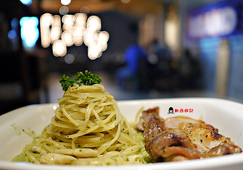 P1720860奶油青醬雞腿排250 P1720860奶油青醬雞腿排250