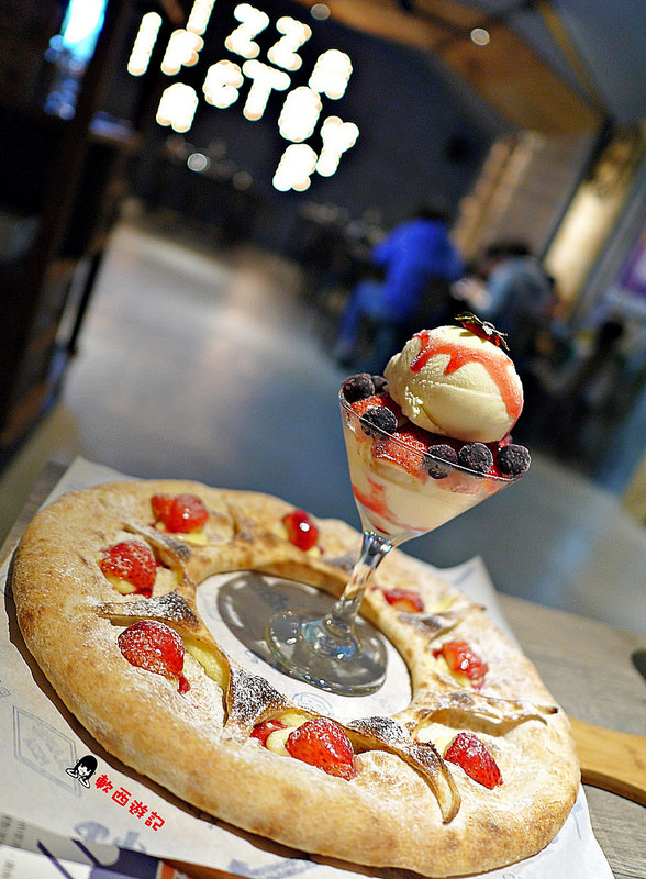 P1720874冰霜草莓圓舞曲pizza P1720874冰霜草莓圓舞曲pizza