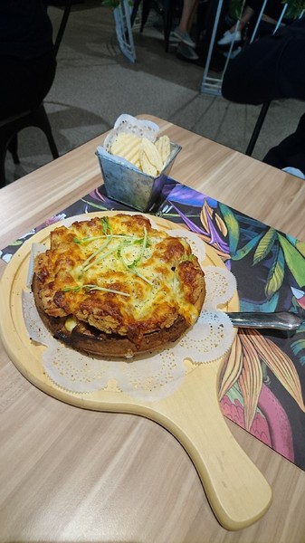 J.C.co藝術廚房:高雄~J.C.co藝術廚房~走進童話般的夢幻森林~鳥籠白鹿造景美到令人驚豔~CP值超高的主題餐廳~