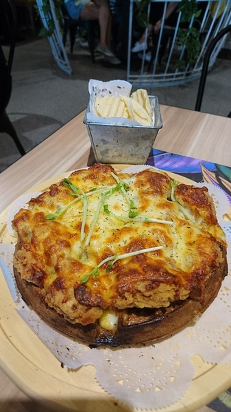 J.C.co藝術廚房:高雄~J.C.co藝術廚房~走進童話般的夢幻森林~鳥籠白鹿造景美到令人驚豔~CP值超高的主題餐廳~